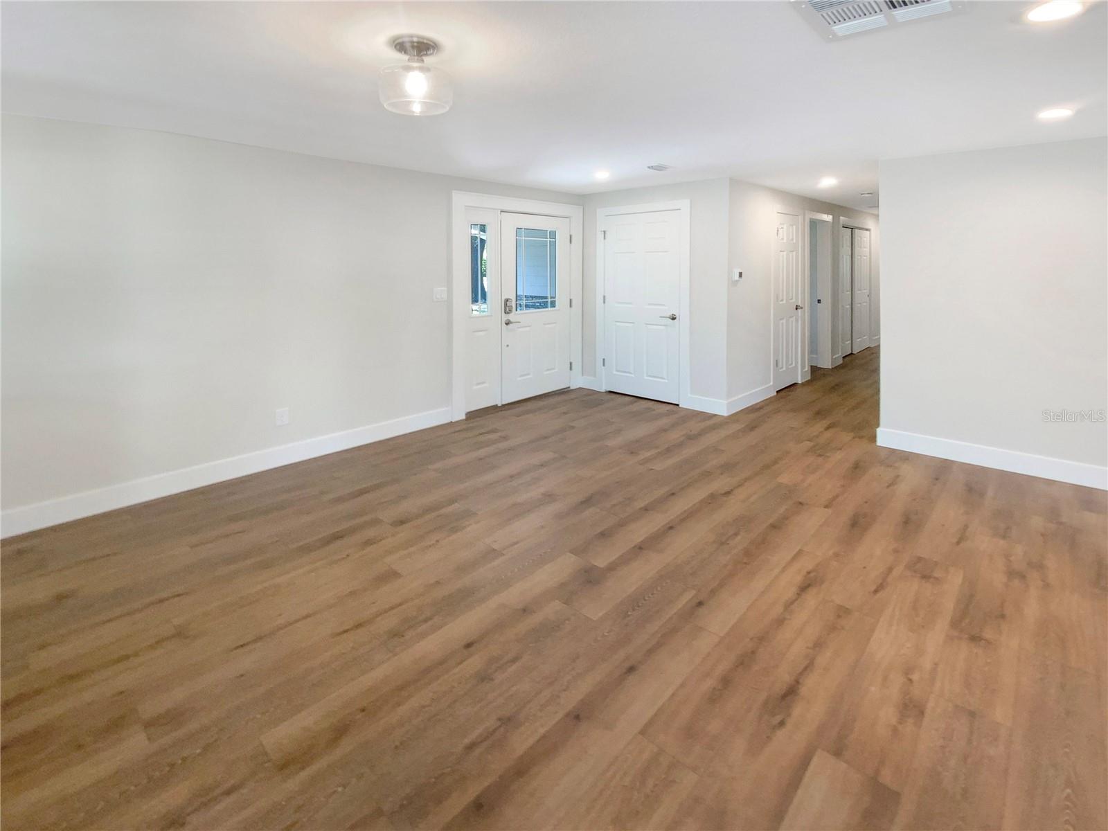 Listing photo id 9 for 5511 Drinkard Drive