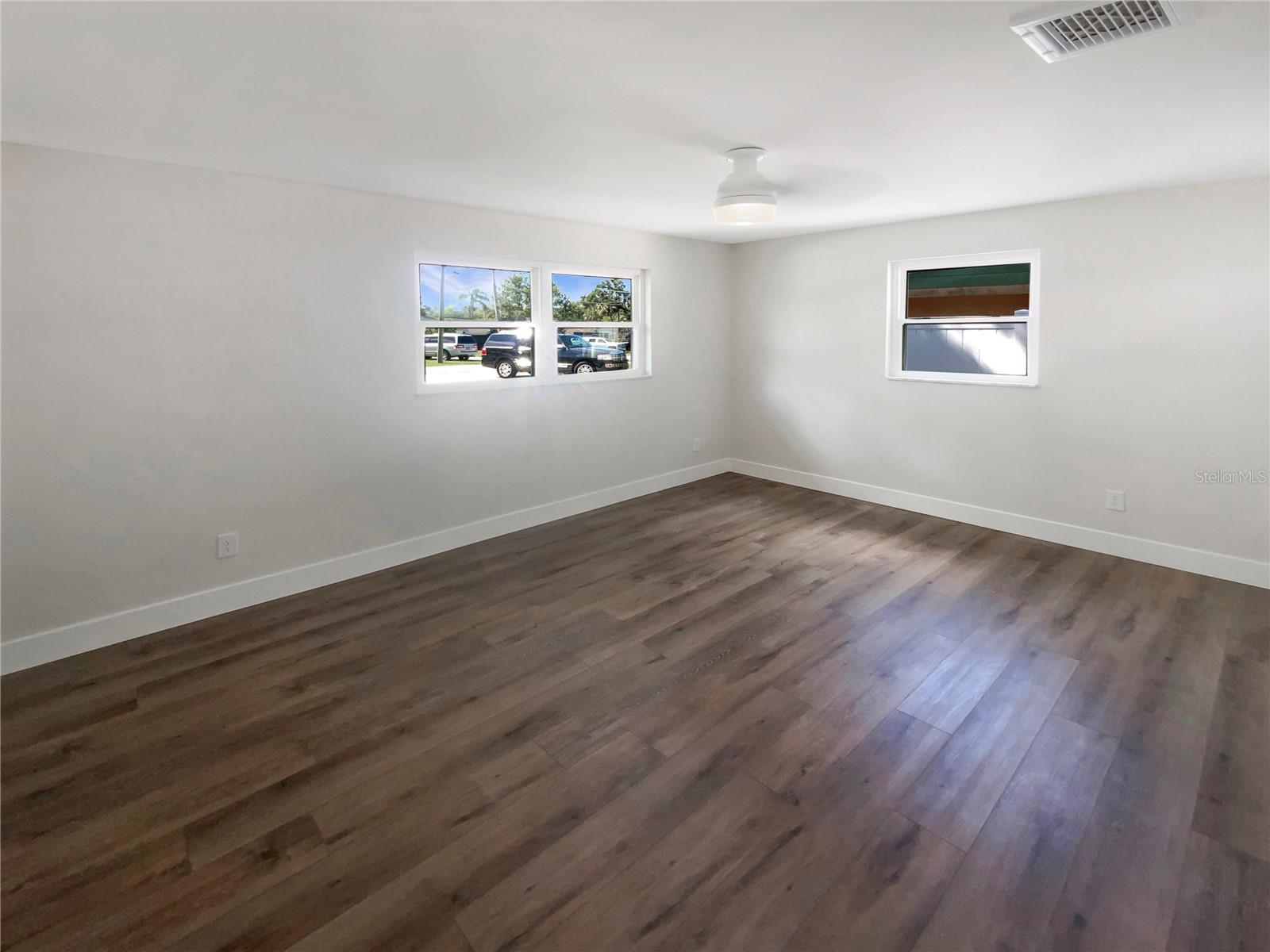 Listing photo id 19 for 5511 Drinkard Drive