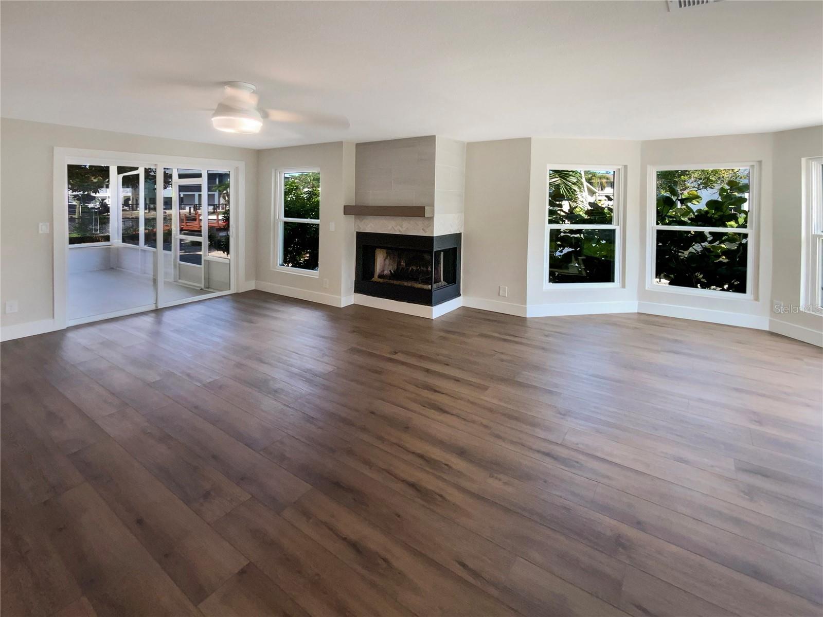 Listing photo id 1 for 5511 Drinkard Drive