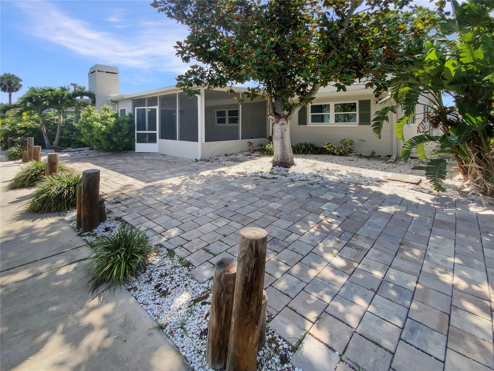 Listing photo id 6 for 5511 Drinkard Drive