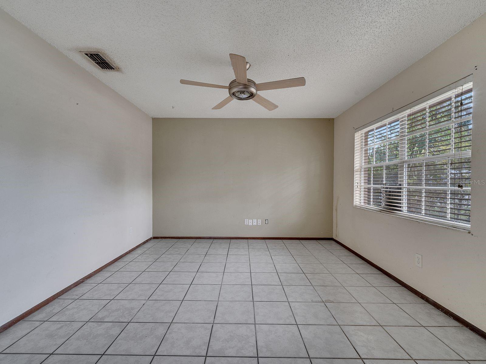Image 5 of 18 For 3220 Netherwood Drive