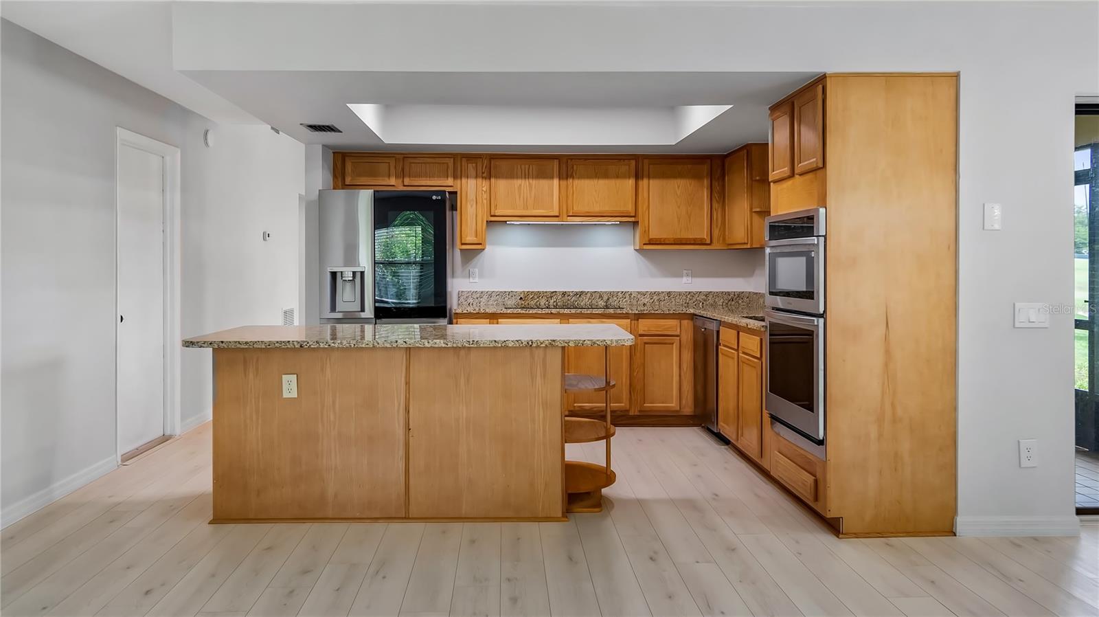 Image 10 of 50 For 7237 Woodville Crescent
