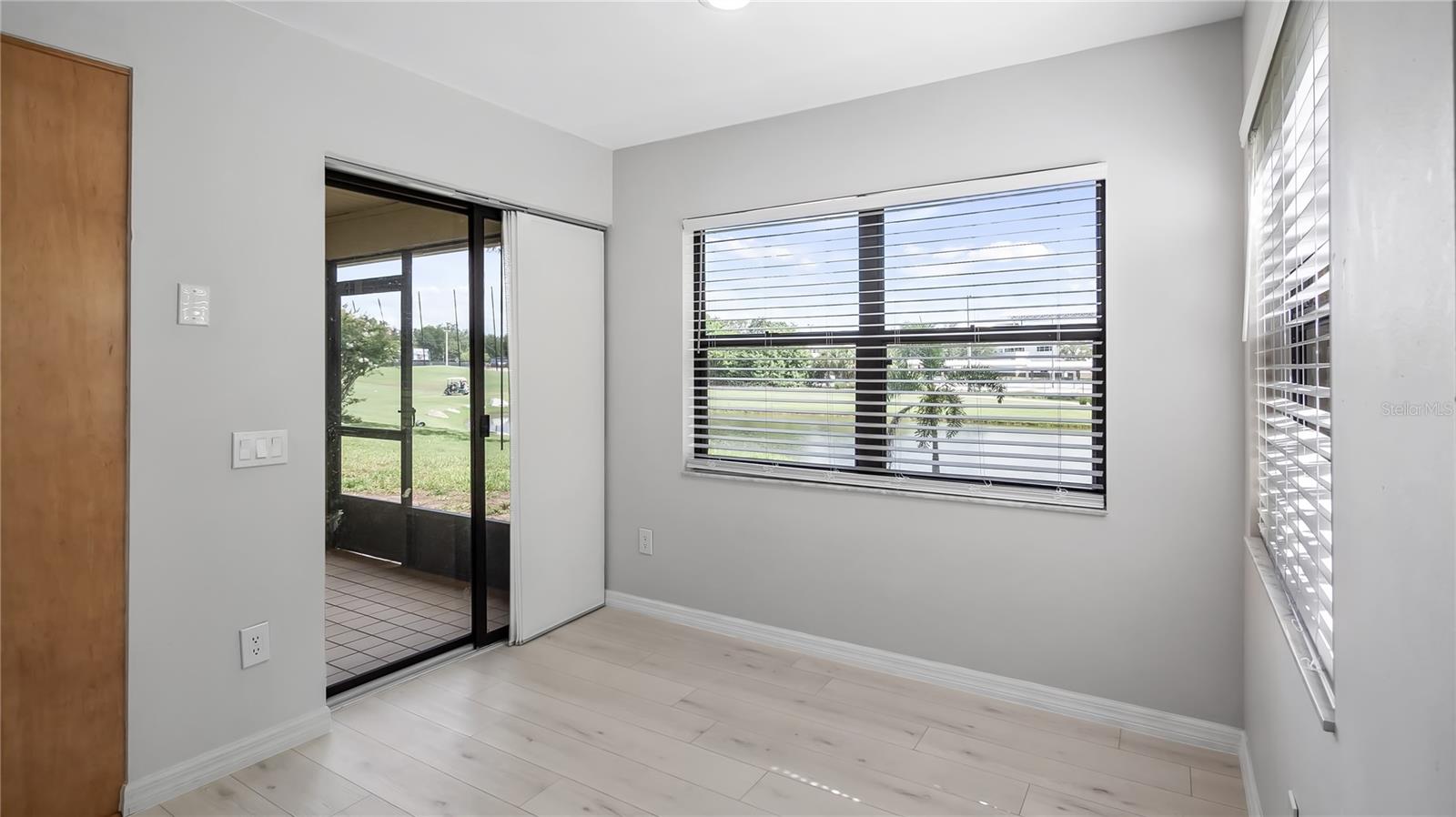 Image 16 of 50 For 7237 Woodville Crescent
