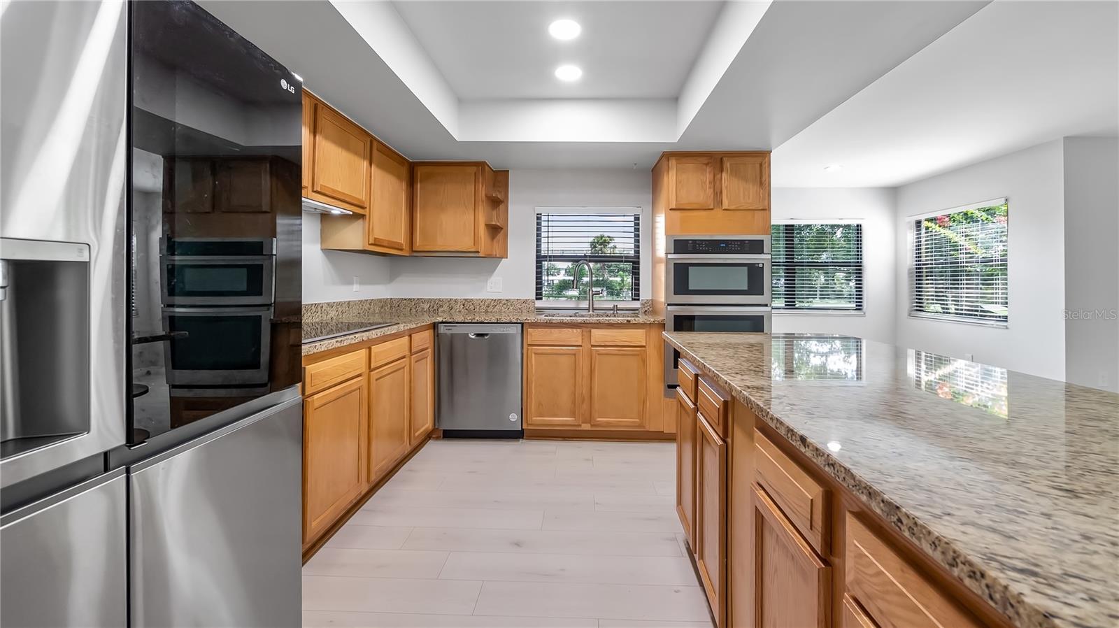 Image 17 of 50 For 7237 Woodville Crescent