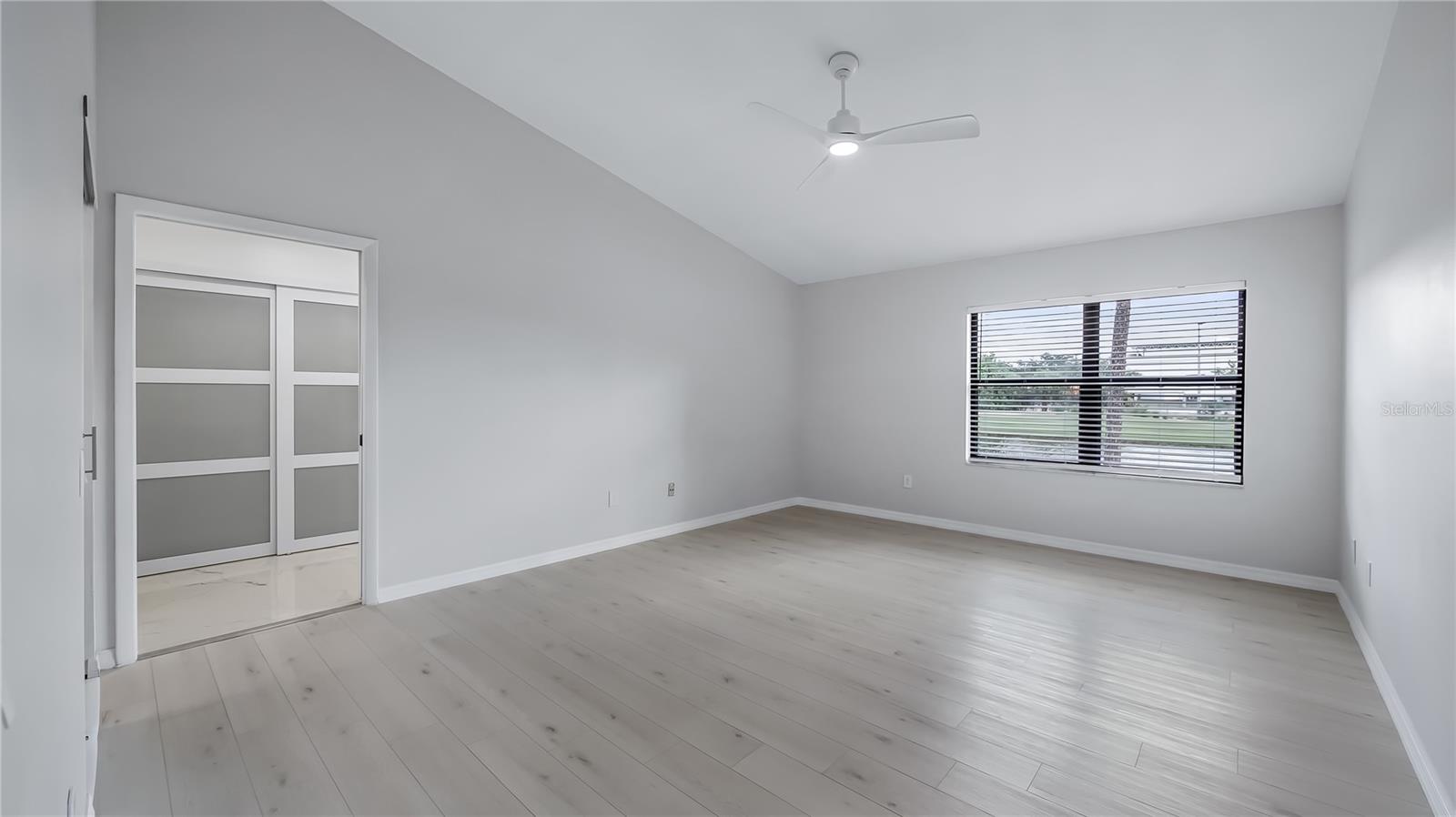 Image 18 of 50 For 7237 Woodville Crescent