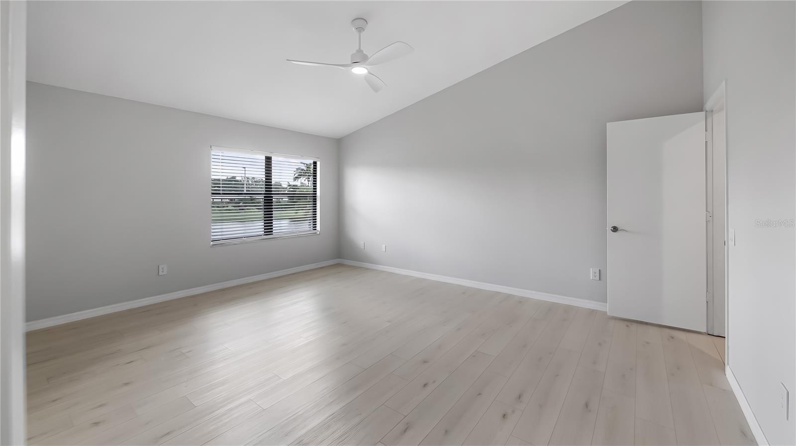 Image 20 of 50 For 7237 Woodville Crescent