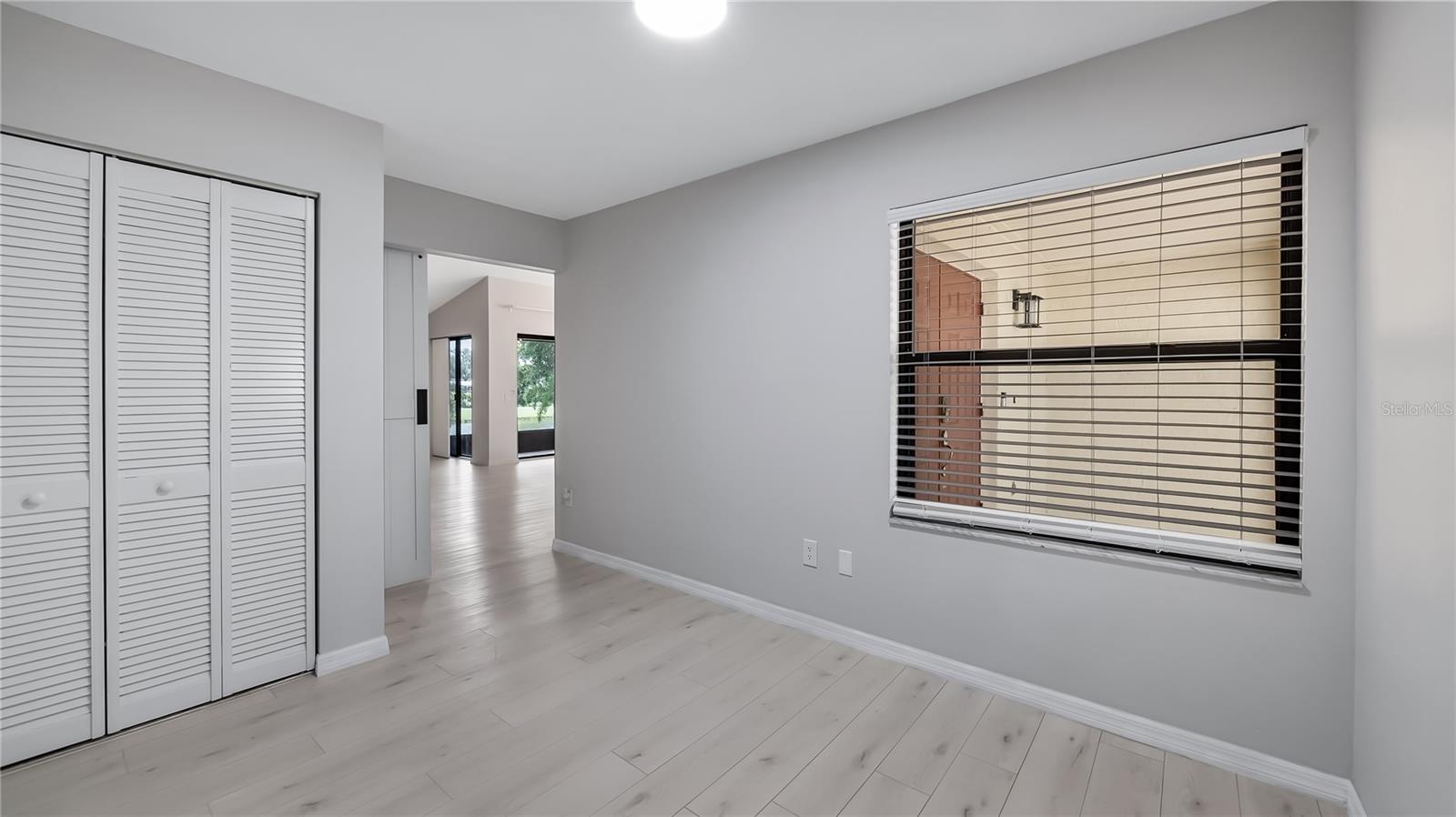 Image 26 of 50 For 7237 Woodville Crescent