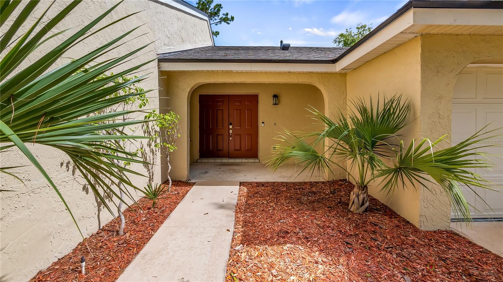 Image 3 of 50 For 7237 Woodville Crescent