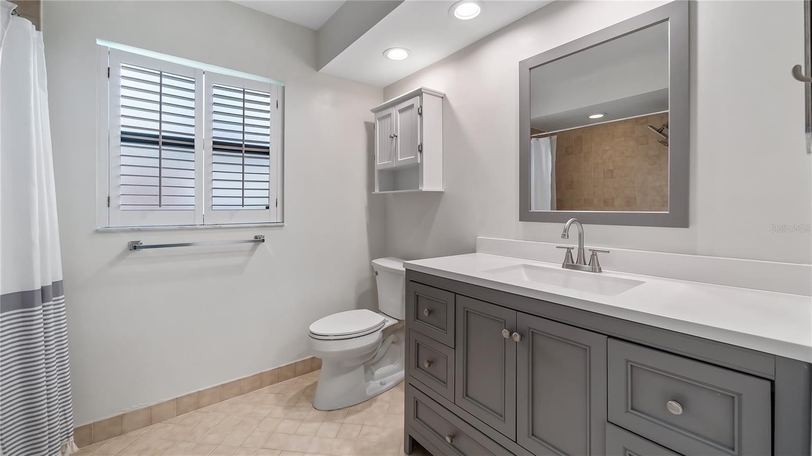 Image 32 of 50 For 7237 Woodville Crescent