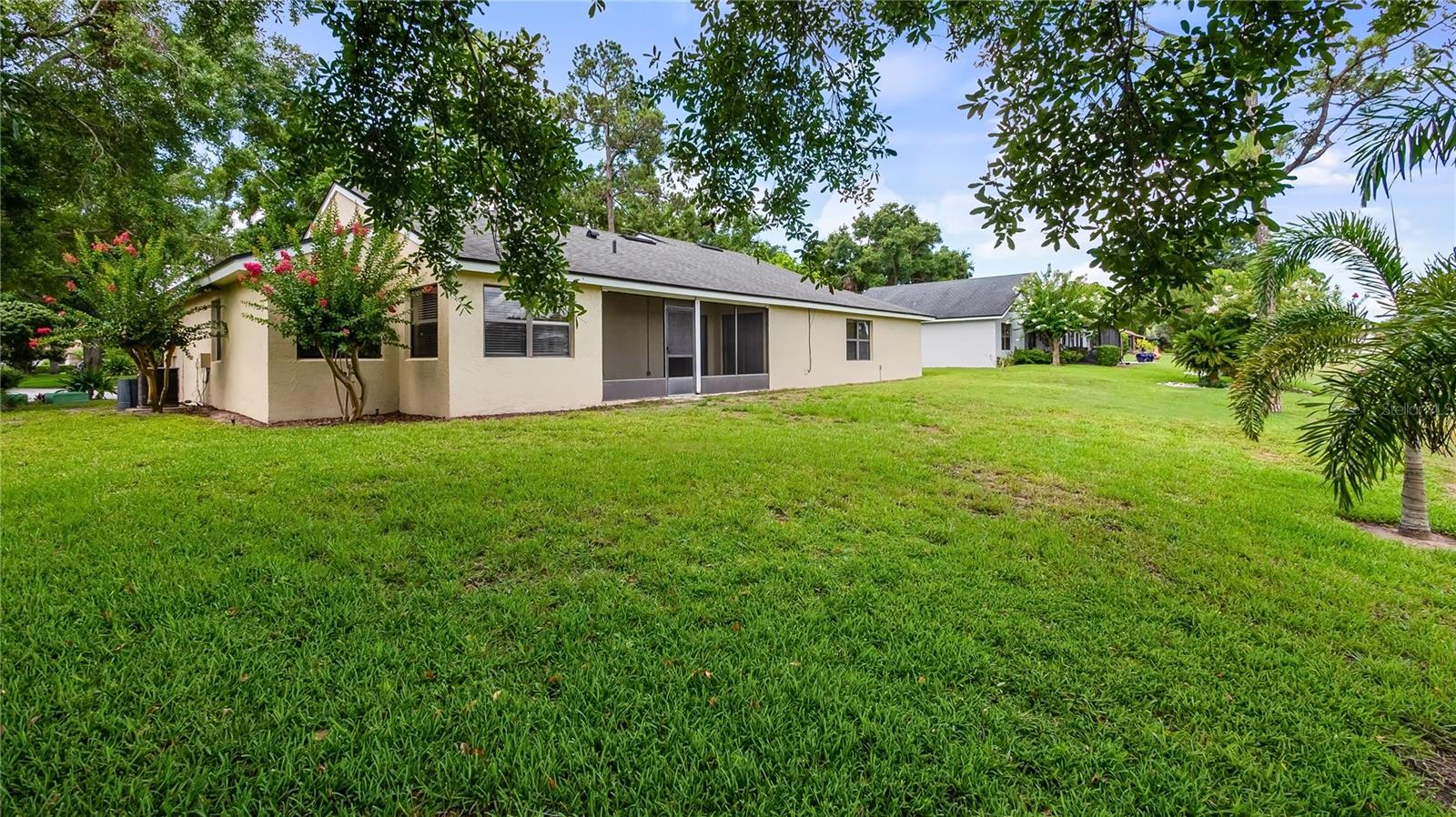 Image 40 of 50 For 7237 Woodville Crescent