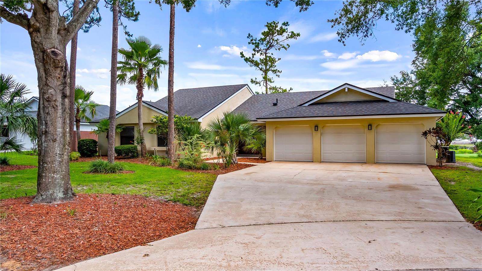 Image 56 of 62 For 7237 Woodville Crescent