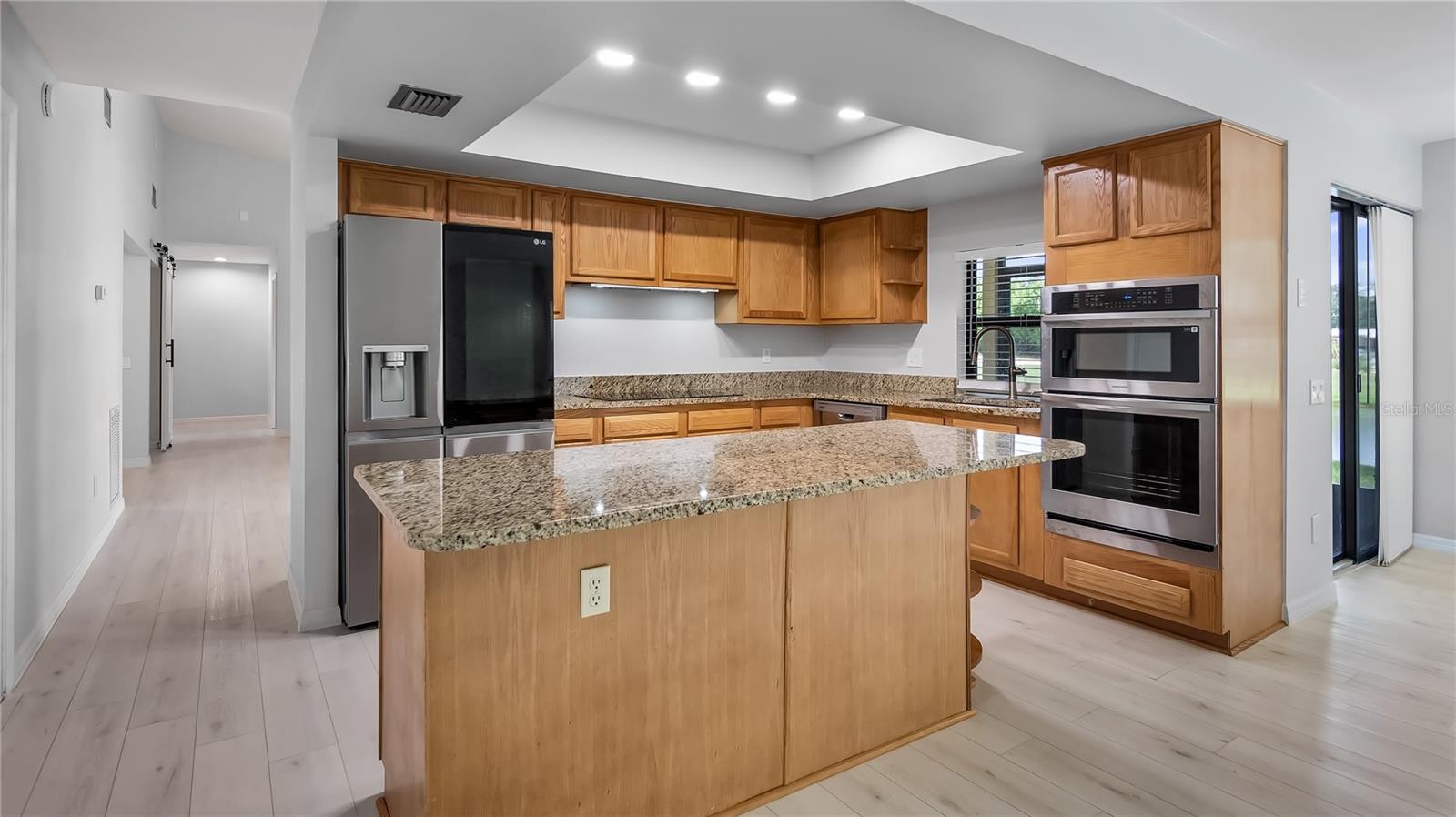 Image 9 of 50 For 7237 Woodville Crescent