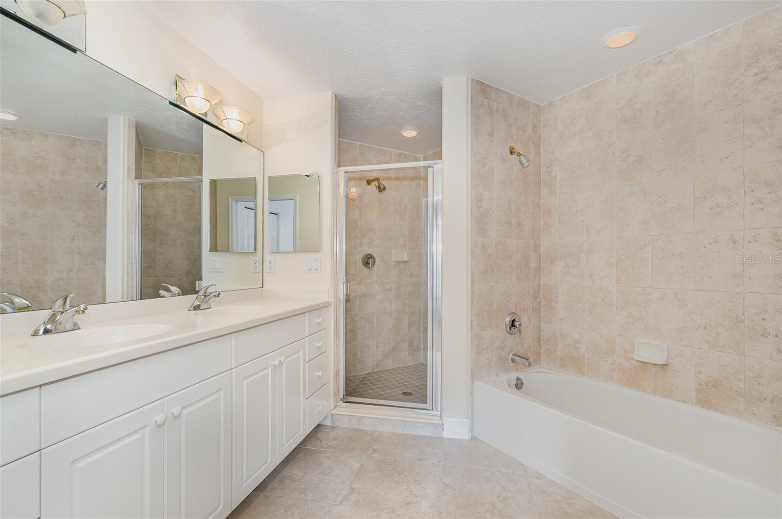 Image 11 of 23 For 93 Delannoy Avenue 405