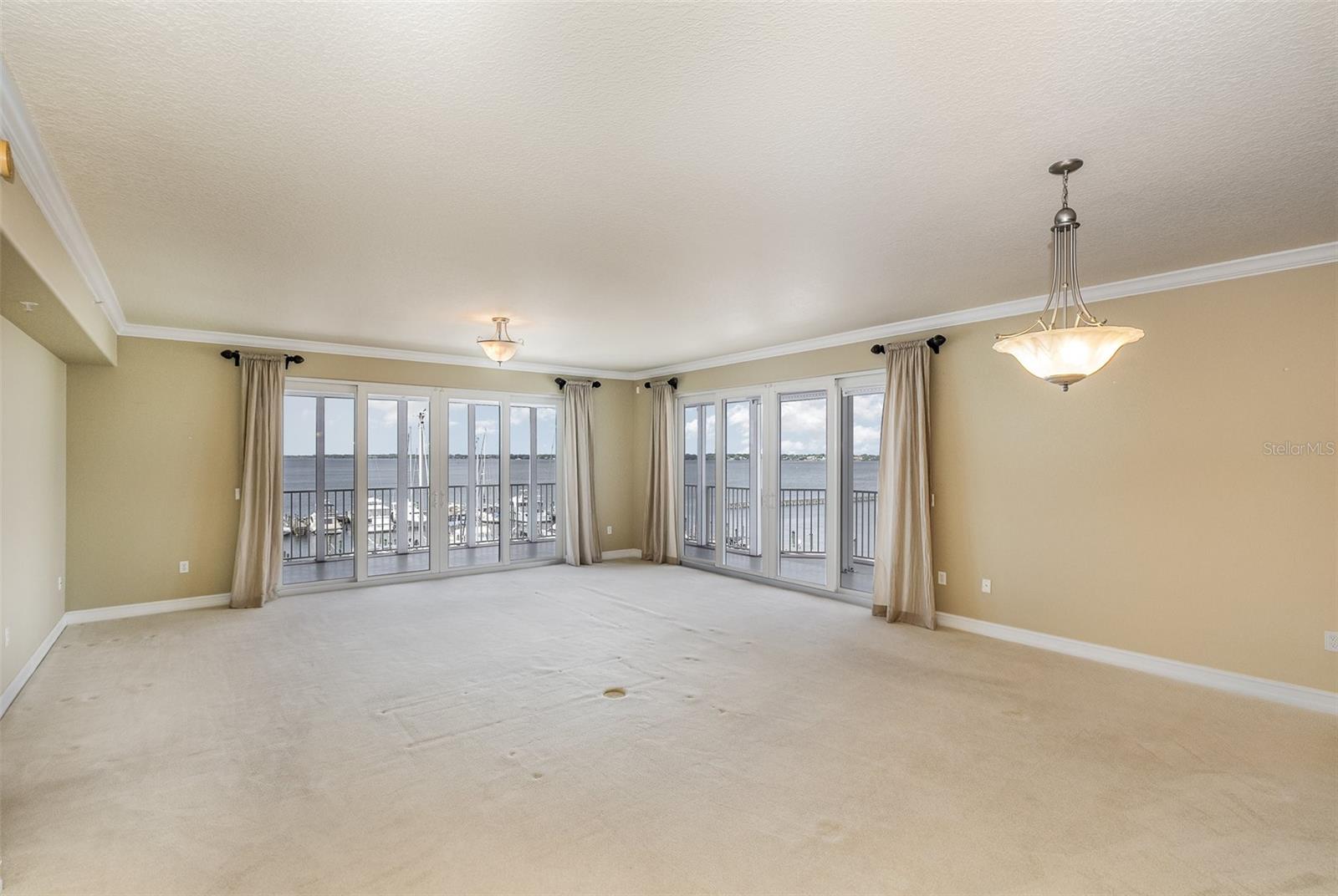Image 4 of 23 For 93 Delannoy Avenue 405