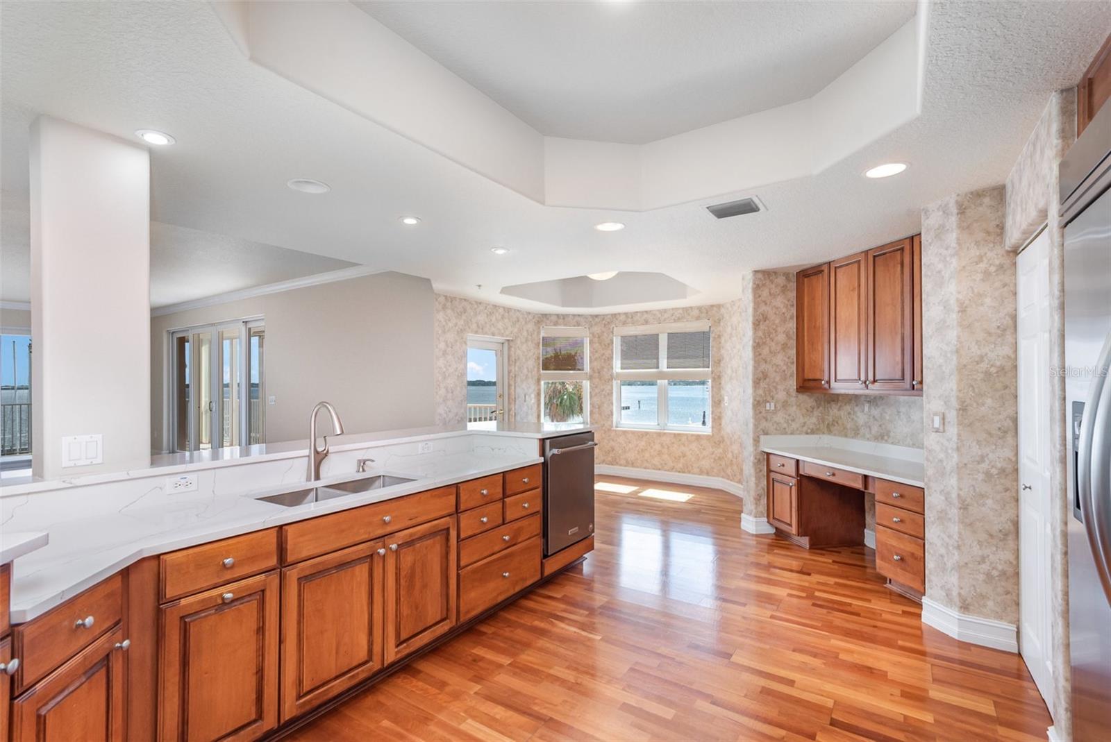 Image 5 of 23 For 93 Delannoy Avenue 405