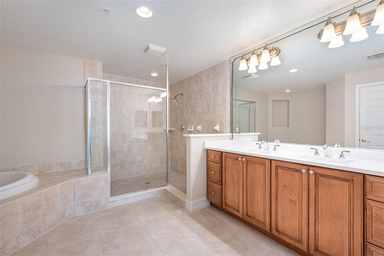 Image 9 of 23 For 93 Delannoy Avenue 405