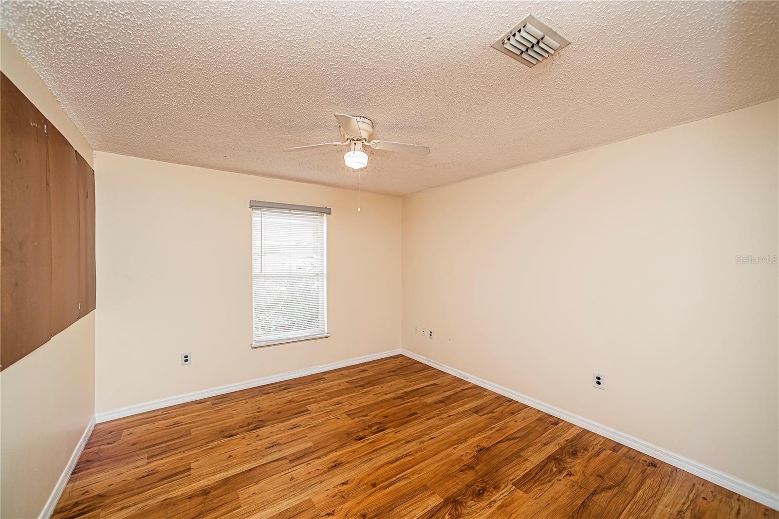 Image 18 of 25 For 3838 Stonefield Drive