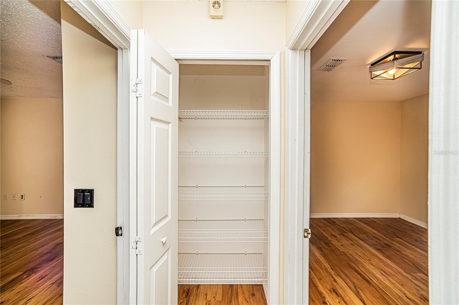 Image 19 of 25 For 3838 Stonefield Drive