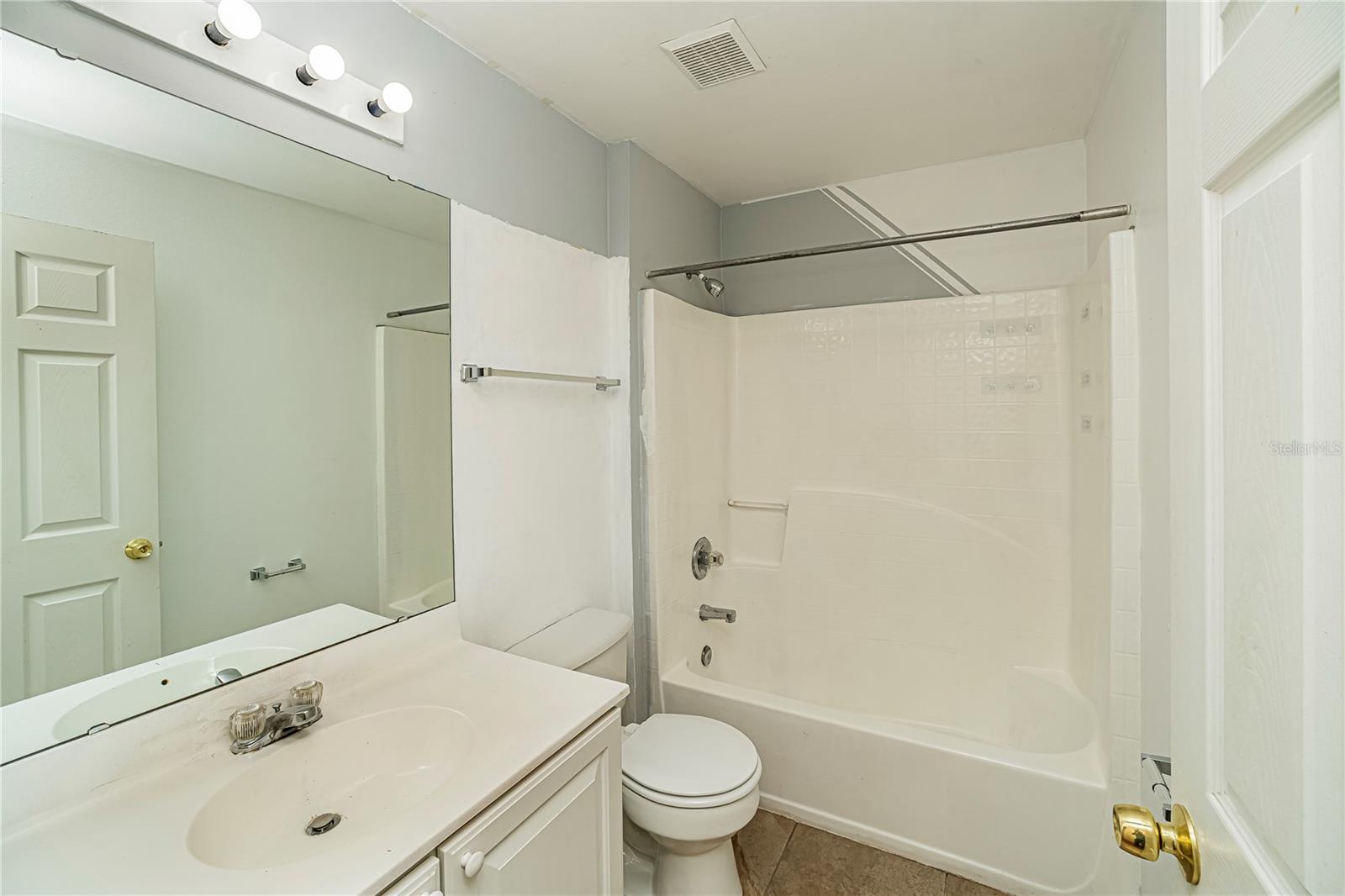 Image 20 of 25 For 3838 Stonefield Drive