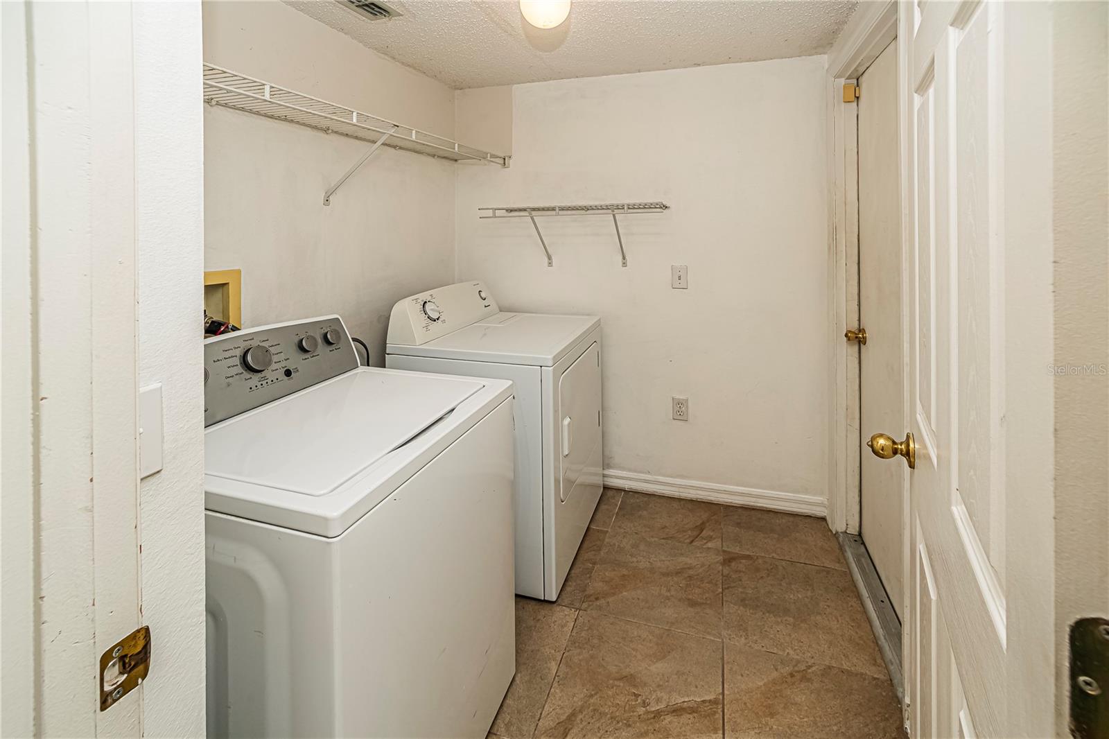 Image 21 of 25 For 3838 Stonefield Drive