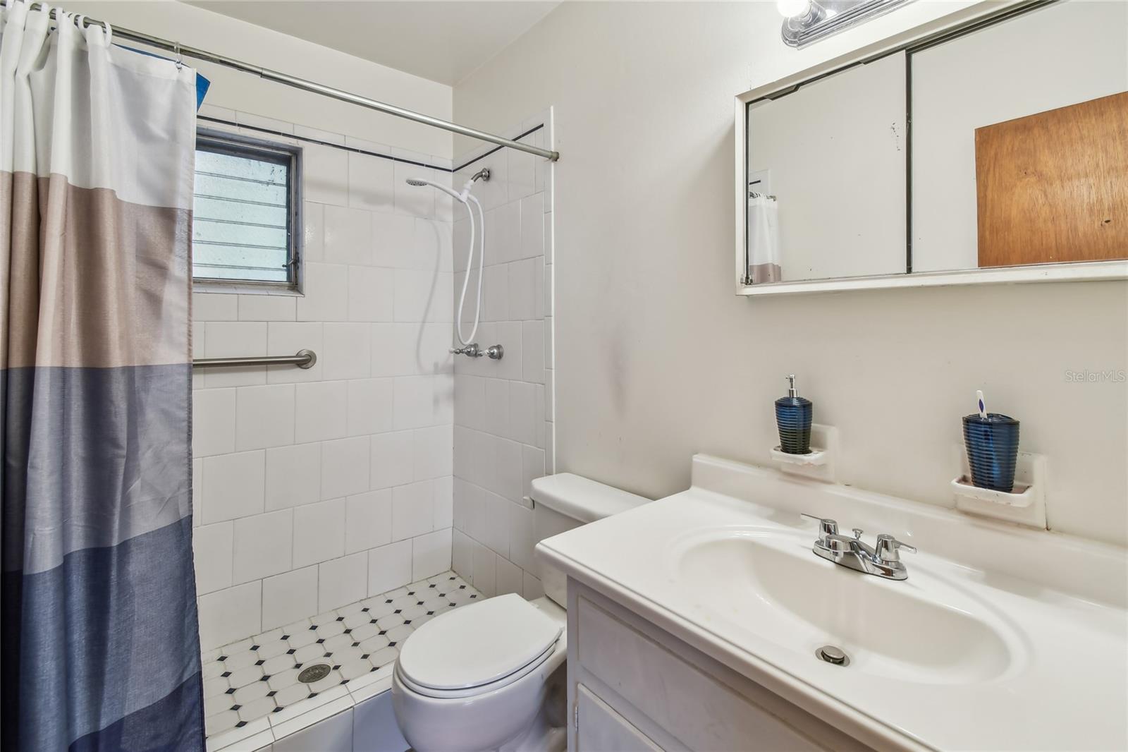 Image 11 of 18 For 206 Gerry Drive