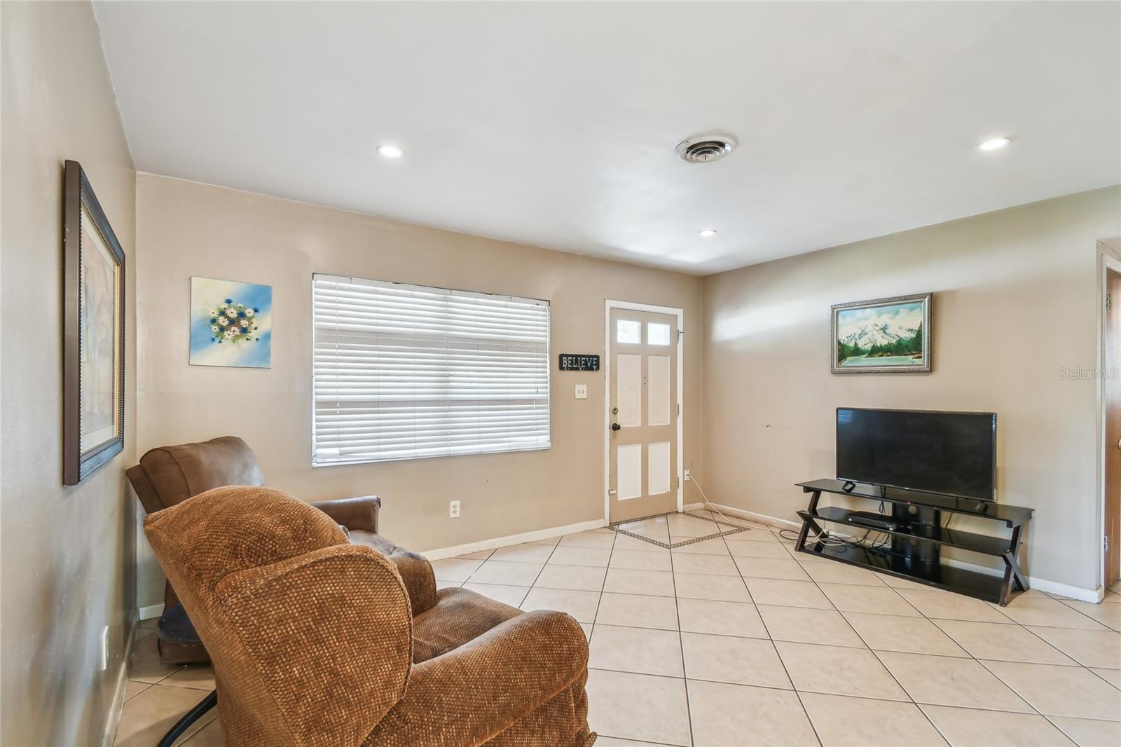 Image 5 of 18 For 206 Gerry Drive