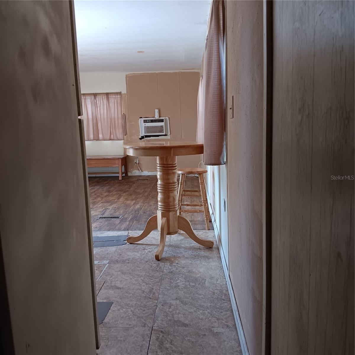 Listing photo id 8 for 4322 Van Ness Road