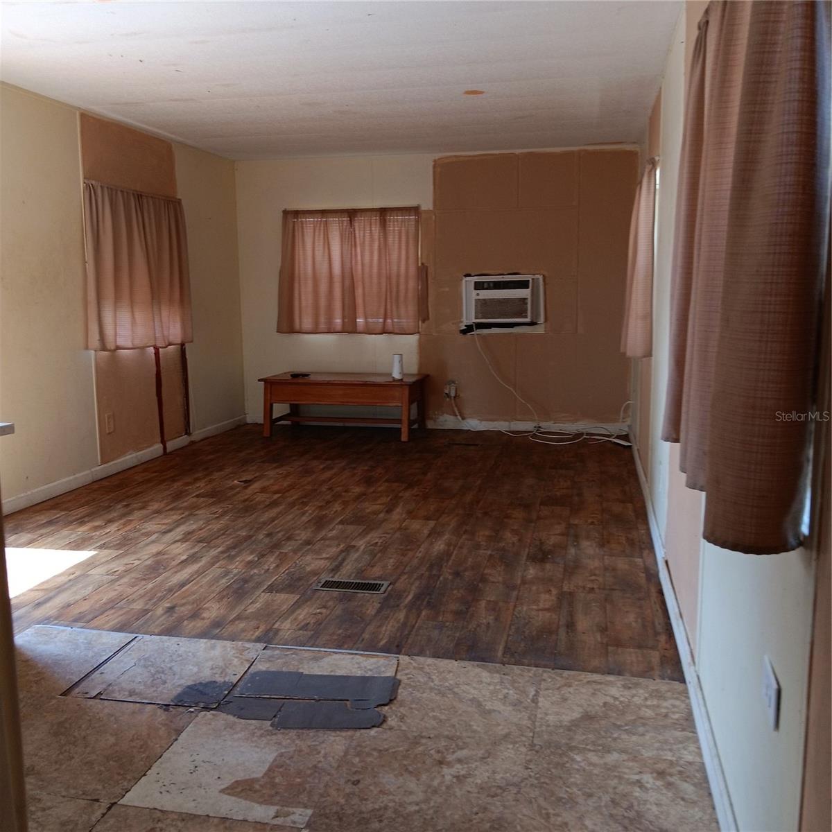 Listing photo id 10 for 4322 Van Ness Road