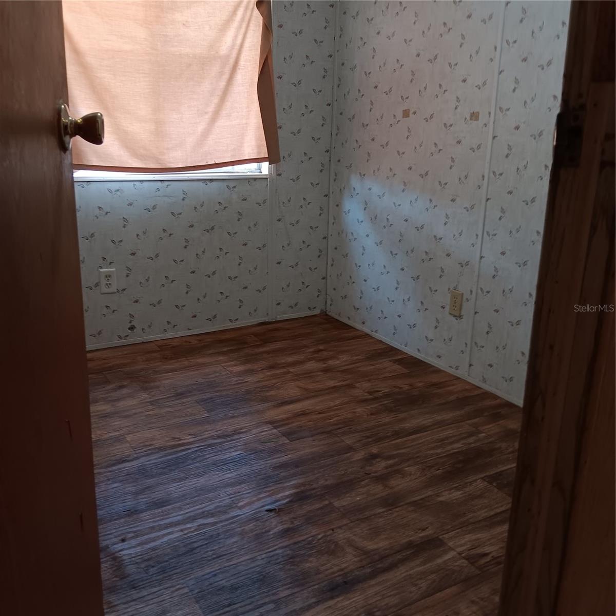 Listing photo id 13 for 4322 Van Ness Road