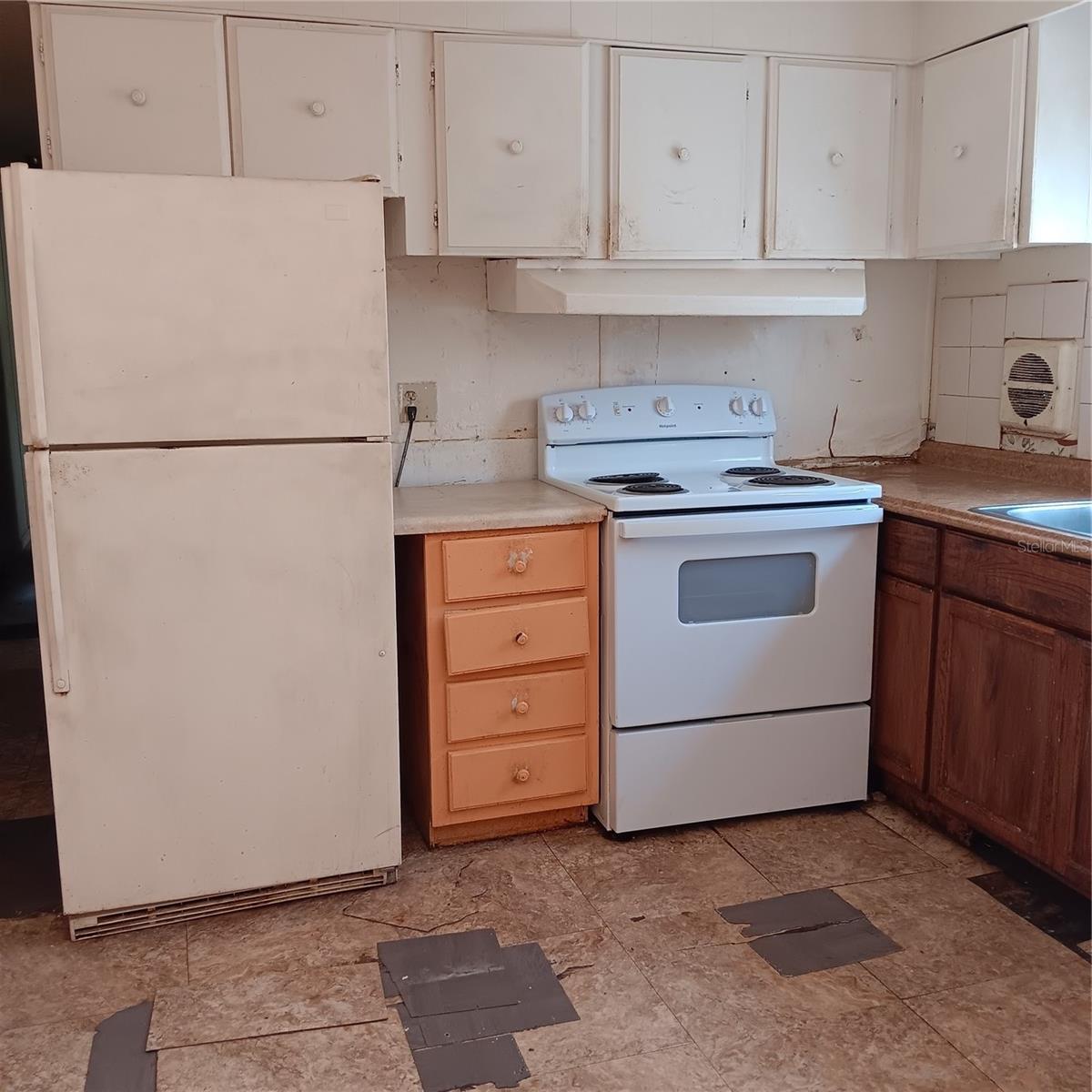 Listing photo id 17 for 4322 Van Ness Road