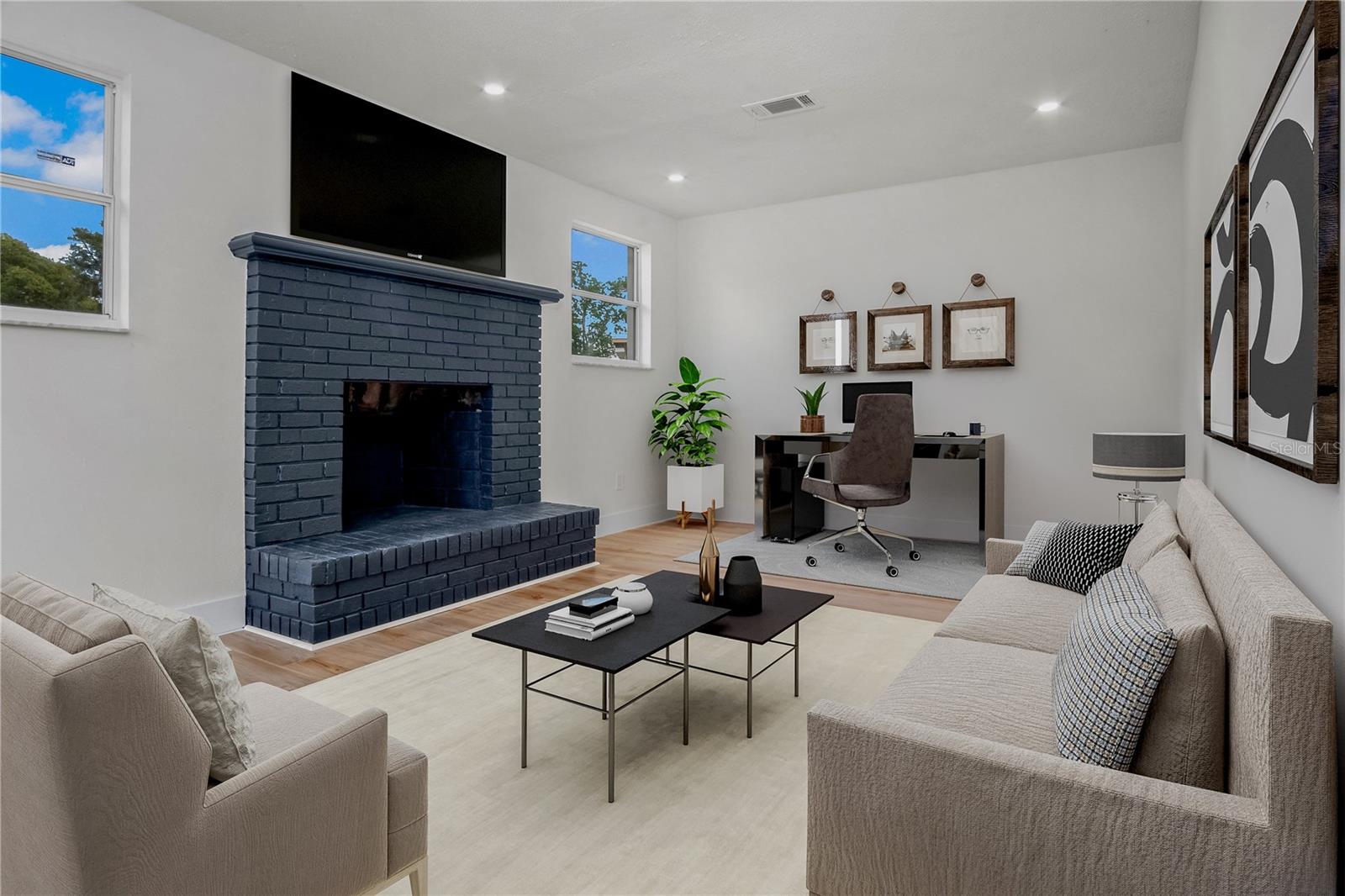 Image 3 of 18 For 4420 Lake Lawne Avenue