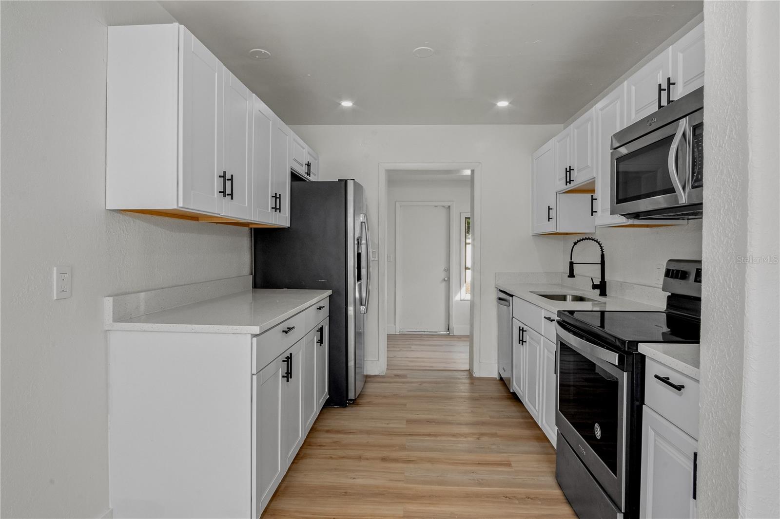 Image 4 of 18 For 4420 Lake Lawne Avenue