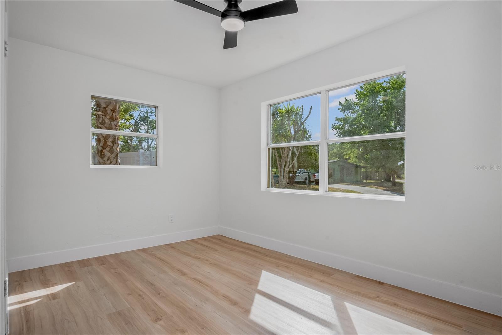 Image 8 of 18 For 4420 Lake Lawne Avenue