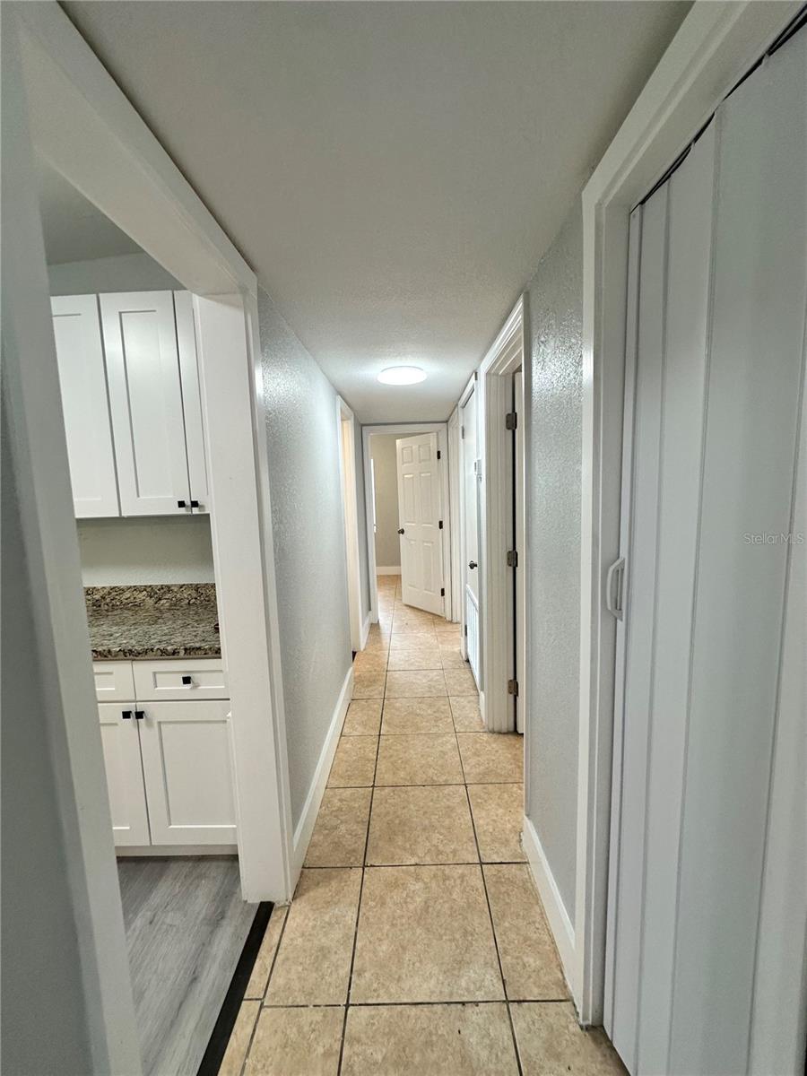 Image 7 of 15 For 1507 Queensway Road