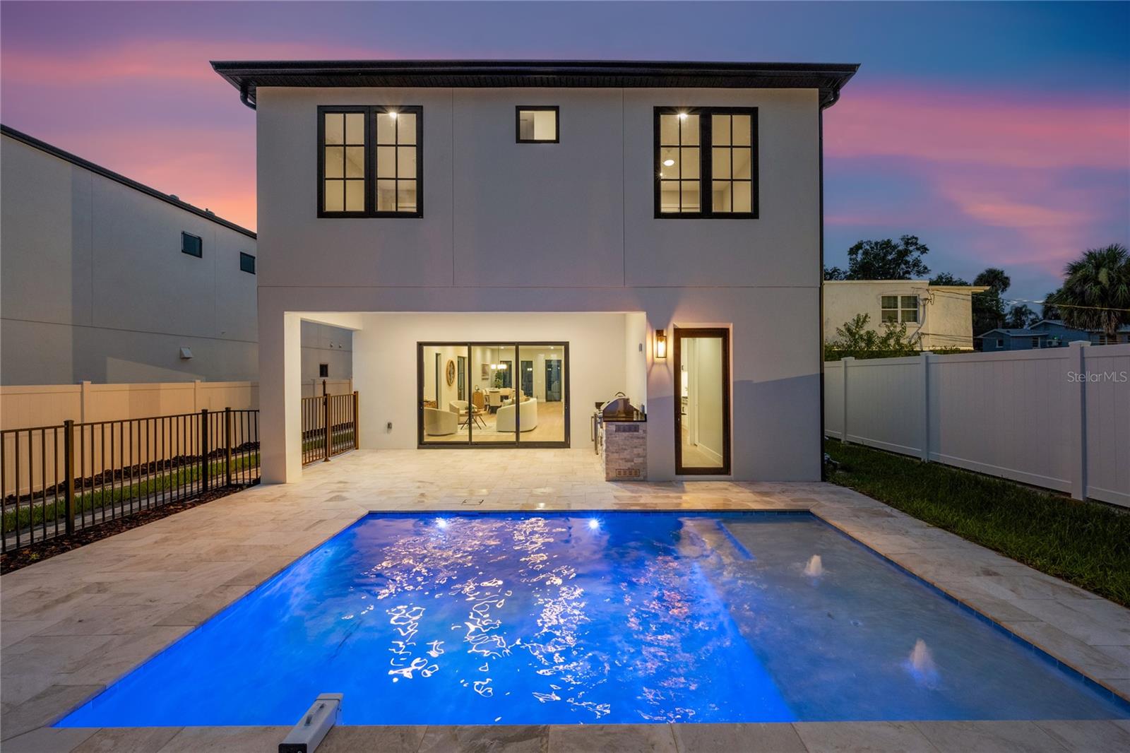 Image 32 of 41 For 917 Lake Emerald Drive