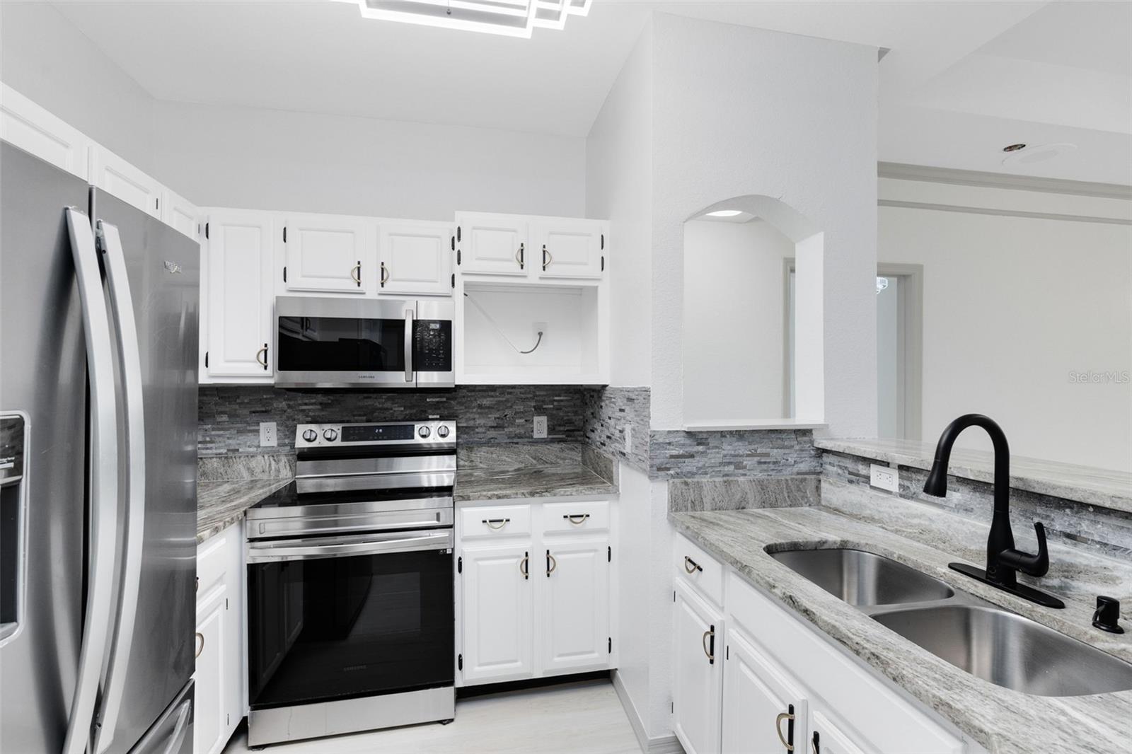 Image 6 of 32 For 3280 Soho Street 306