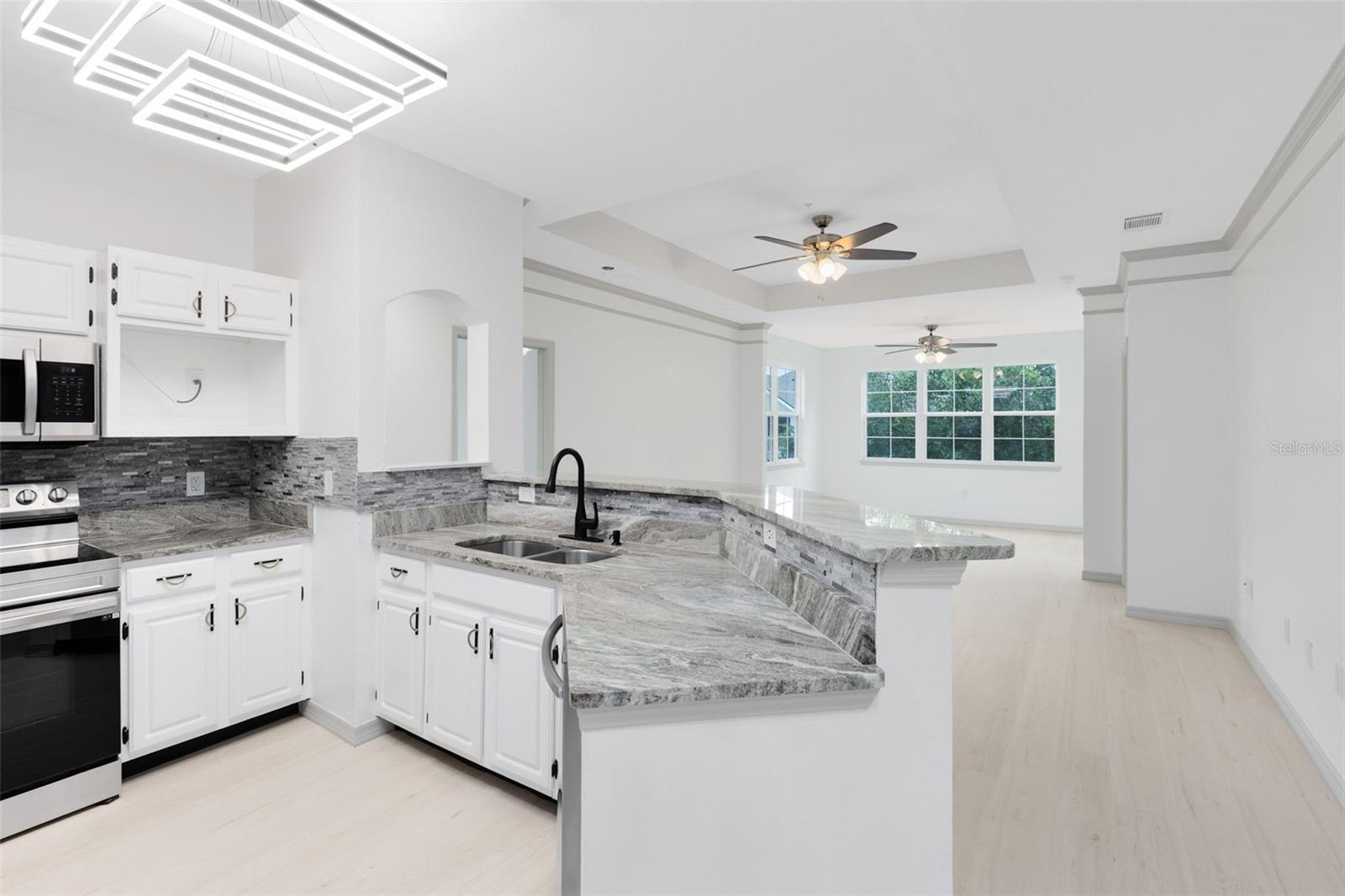Image 7 of 32 For 3280 Soho Street 306