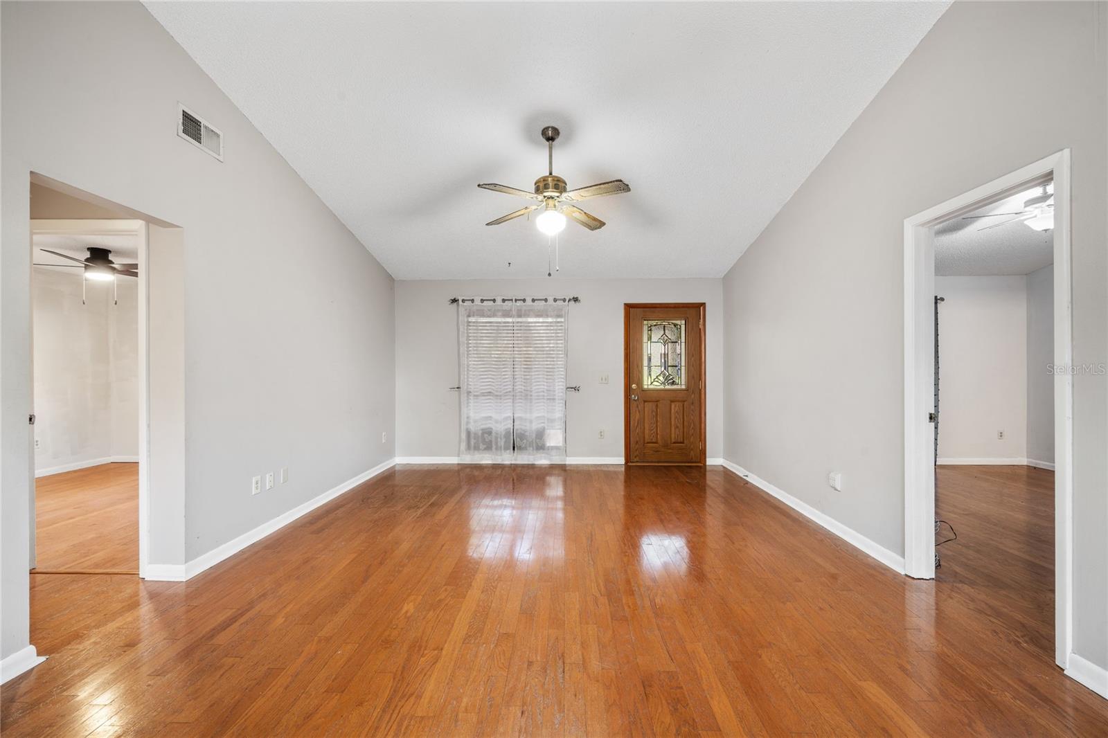 Image 4 of 31 For 241 Ruth Boulevard
