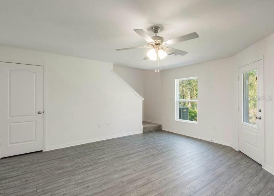 Image 11 of 13 For 667 Bay Leaf Drive