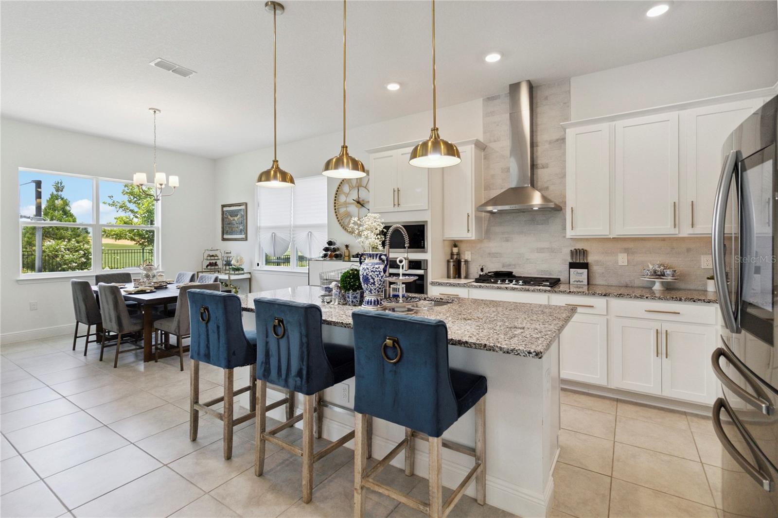 Image 11 of 64 For 15742 Vetta Drive