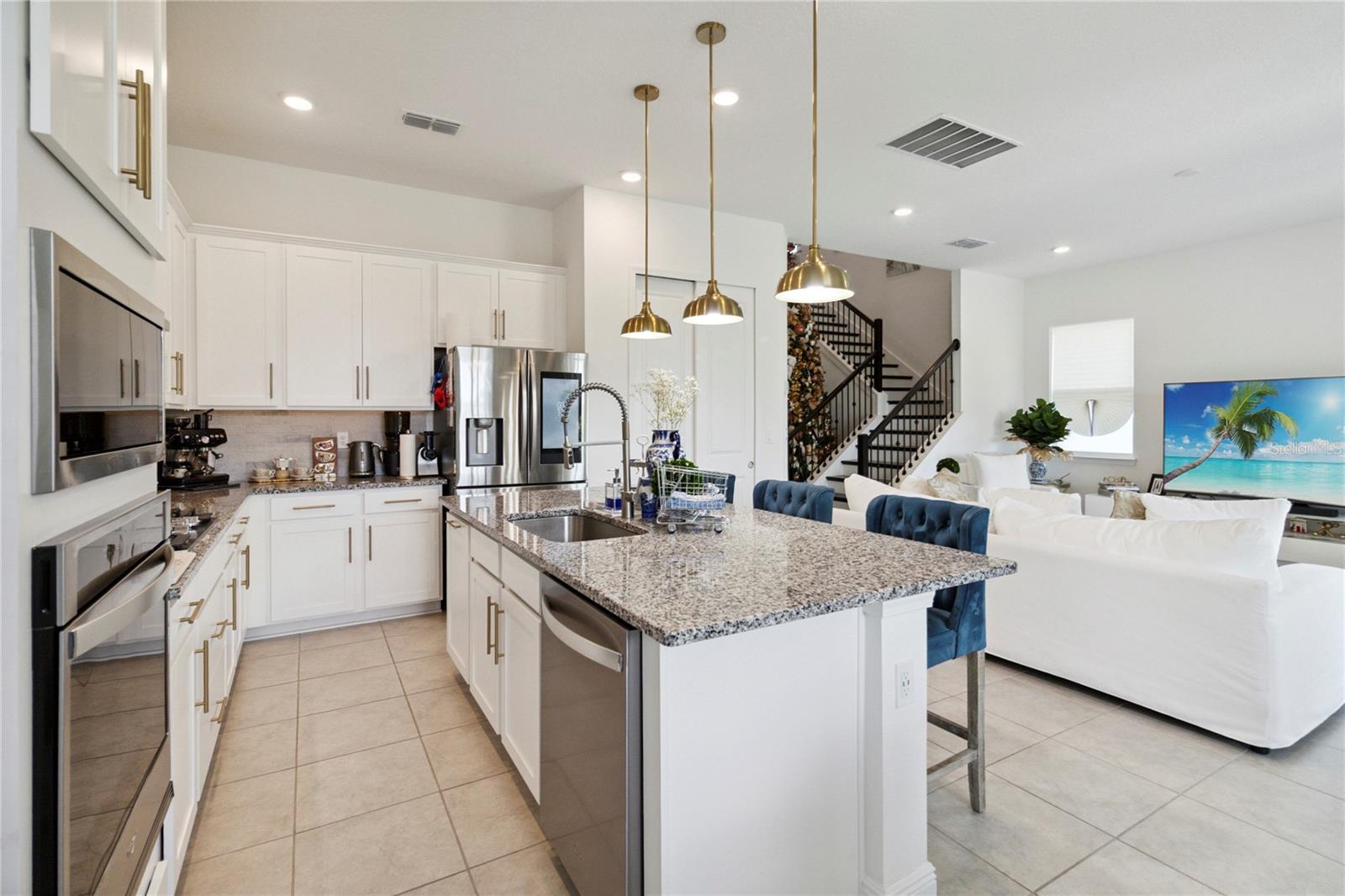 Image 13 of 64 For 15742 Vetta Drive