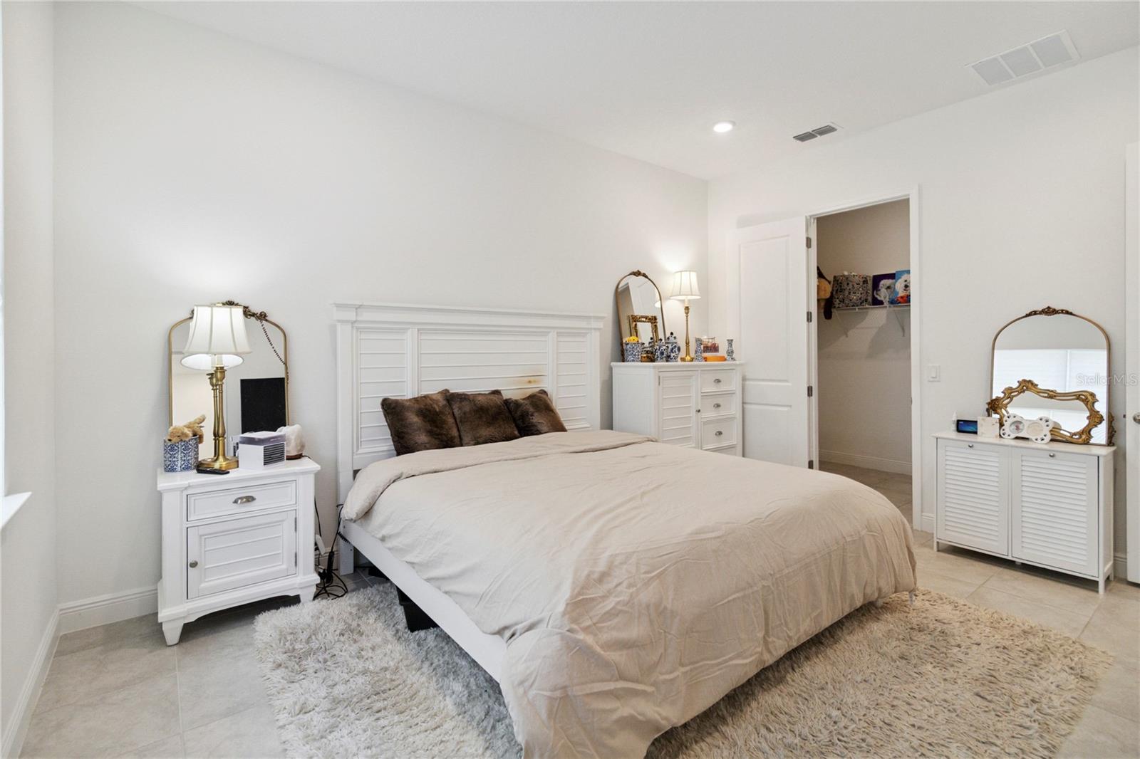 Image 19 of 64 For 15742 Vetta Drive