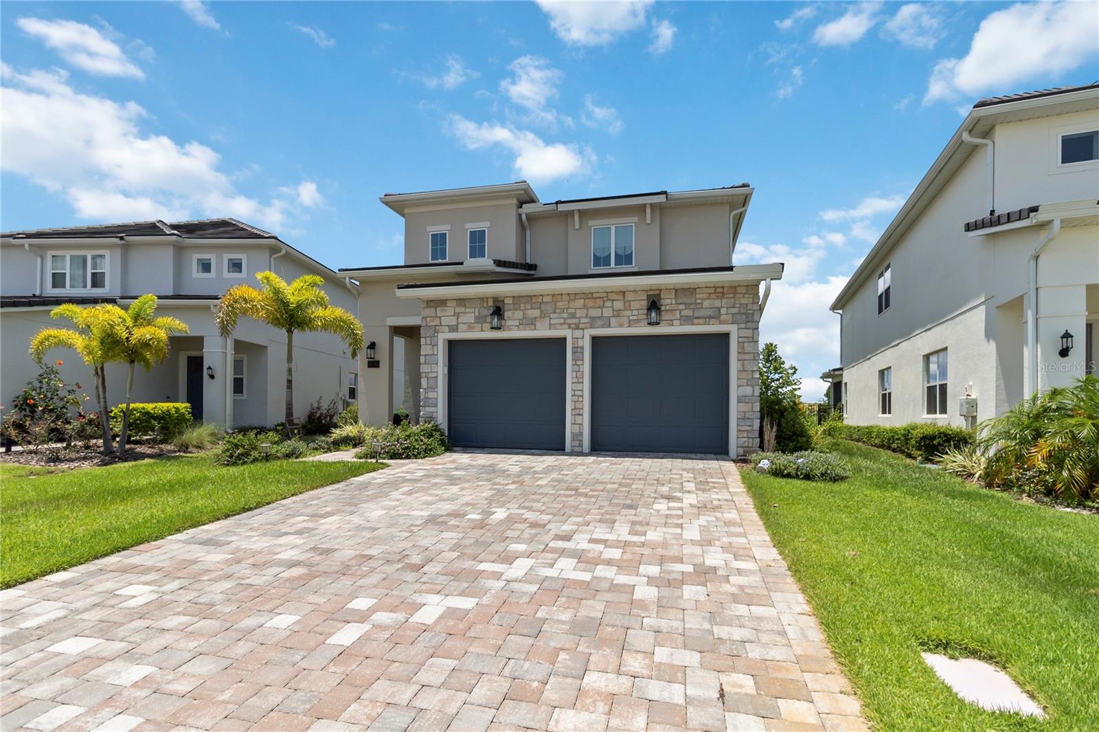 Image 2 of 64 For 15742 Vetta Drive