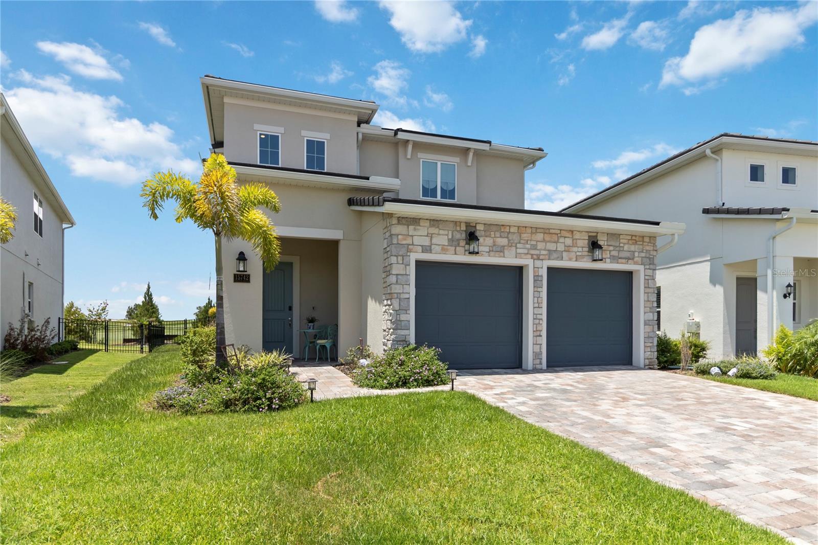 Image 3 of 64 For 15742 Vetta Drive