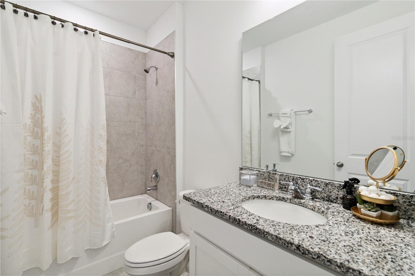 Image 35 of 64 For 15742 Vetta Drive