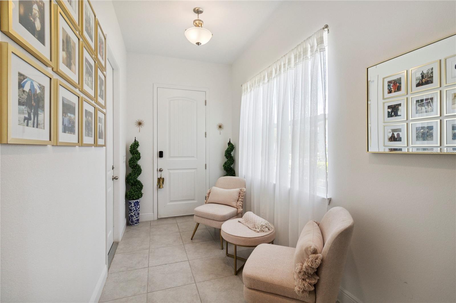 Image 4 of 64 For 15742 Vetta Drive