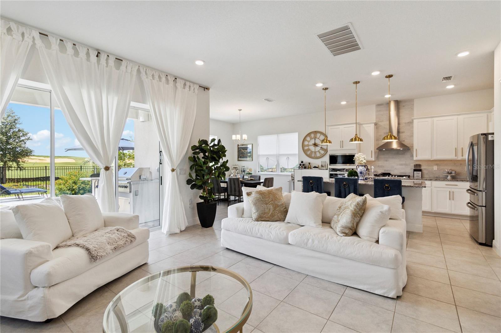 Image 9 of 64 For 15742 Vetta Drive