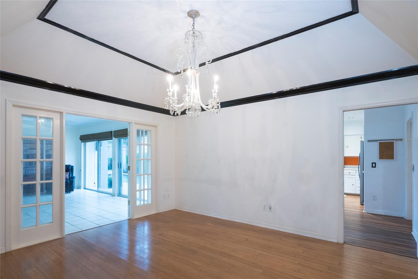 Image 10 of 43 For 6025 Lexington Park 99