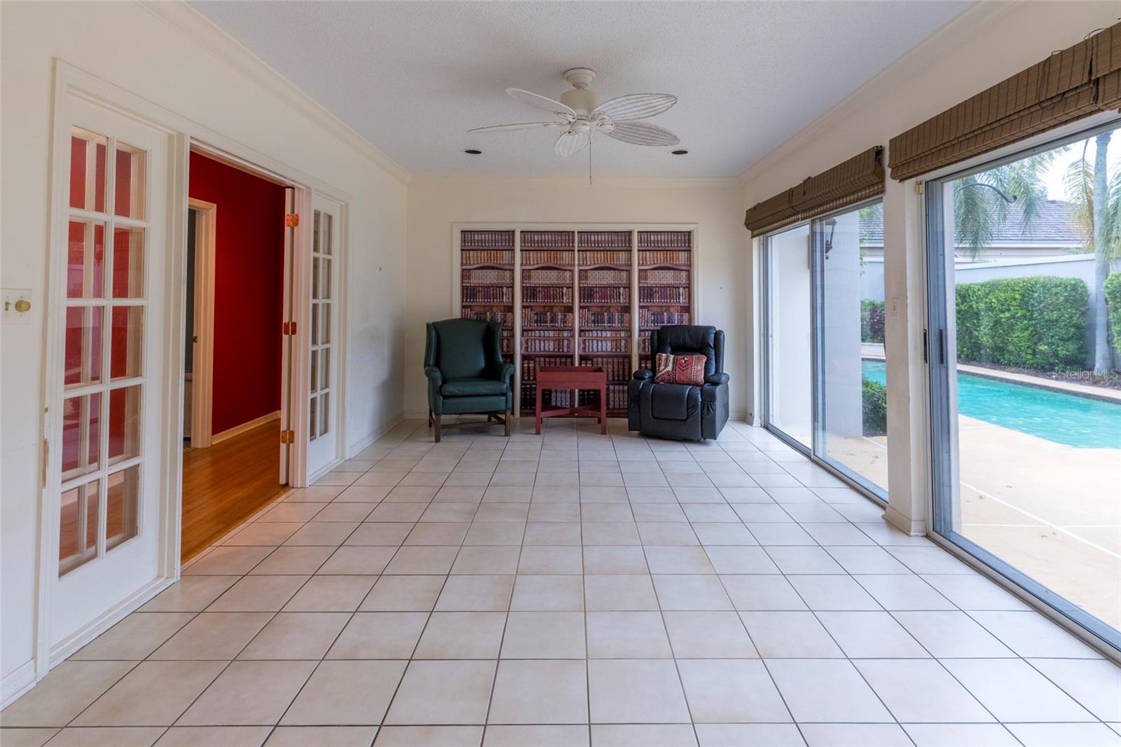 Image 12 of 43 For 6025 Lexington Park 99