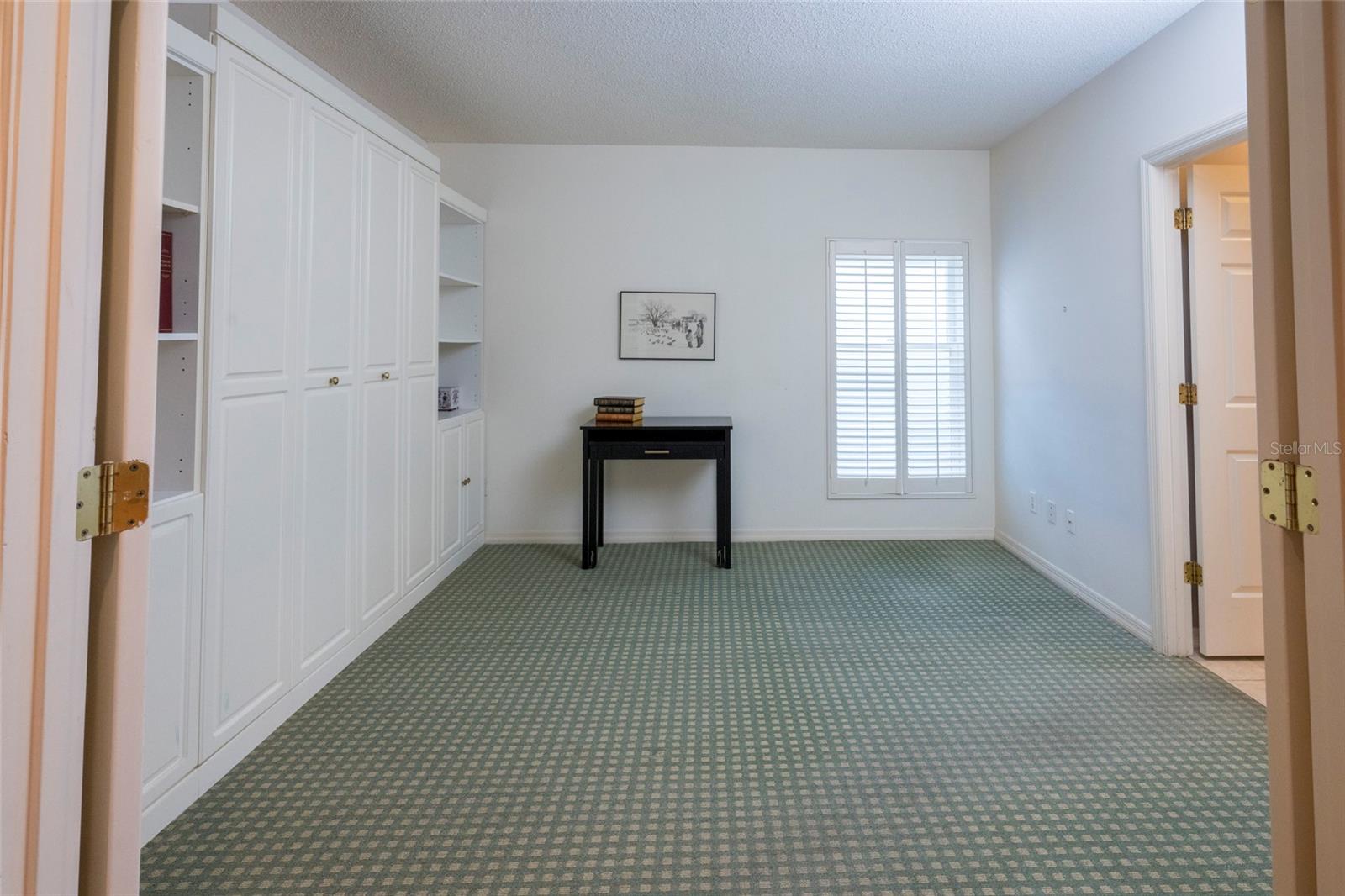 Image 14 of 43 For 6025 Lexington Park 99